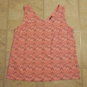 NWOT Women's Eddie Bauer Departure V-neck Tank Top